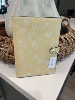 ✏️COACH NOTEBOOK WITH FLORAL PRINT